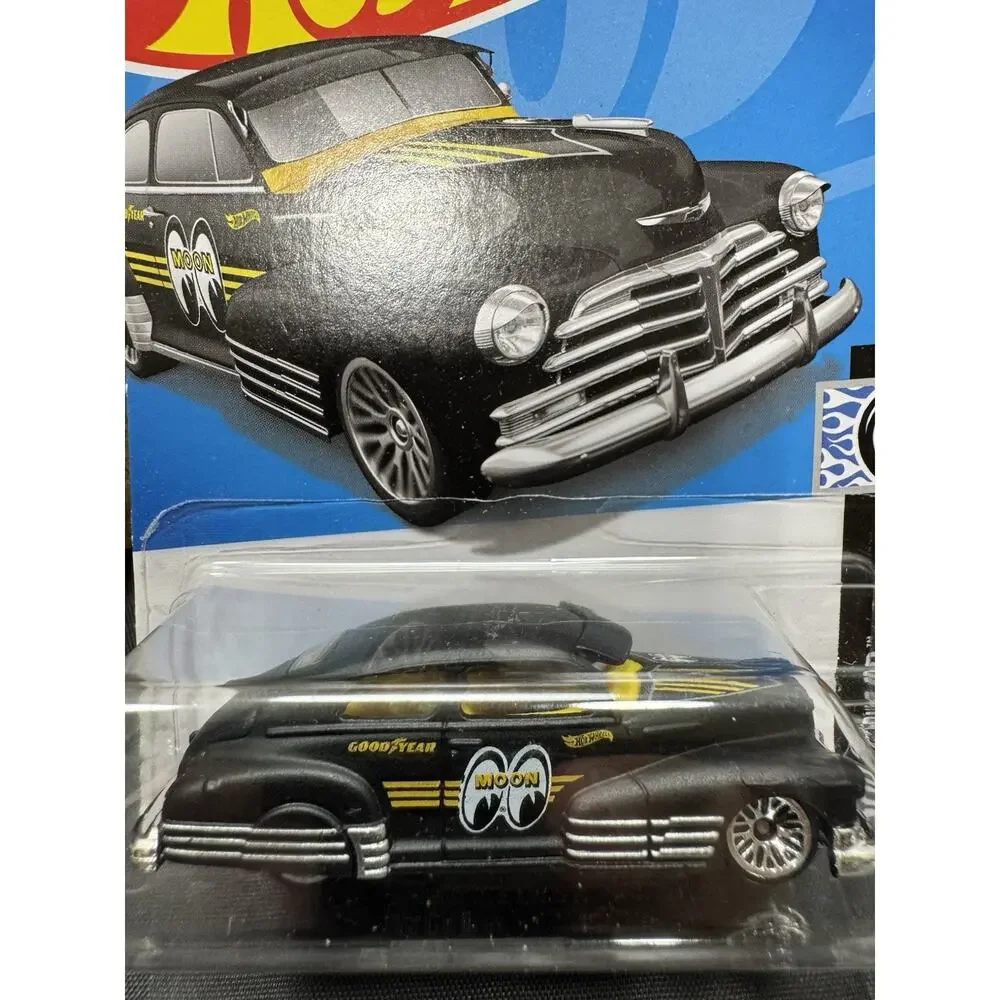 Hot Wheels Black Moon Eyes '47 Chevy Fleetline 155/250 Rod Squad 1/5 HCX50 1:64